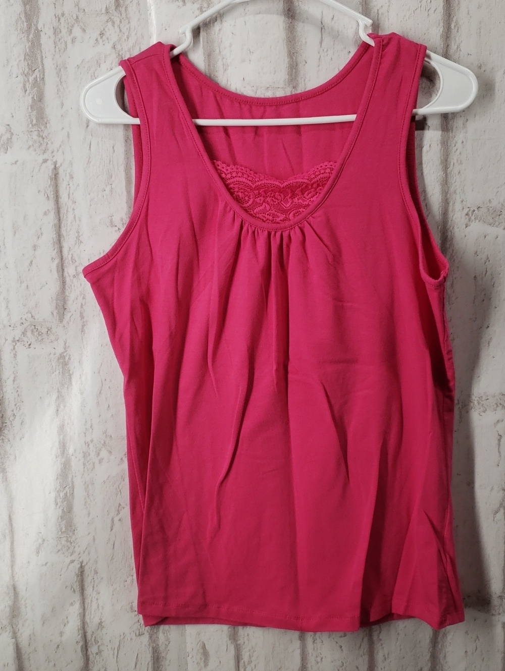 Women's Pink Sleeveless Scoop Neck Tank with Lace Trim. NWOT. Large.